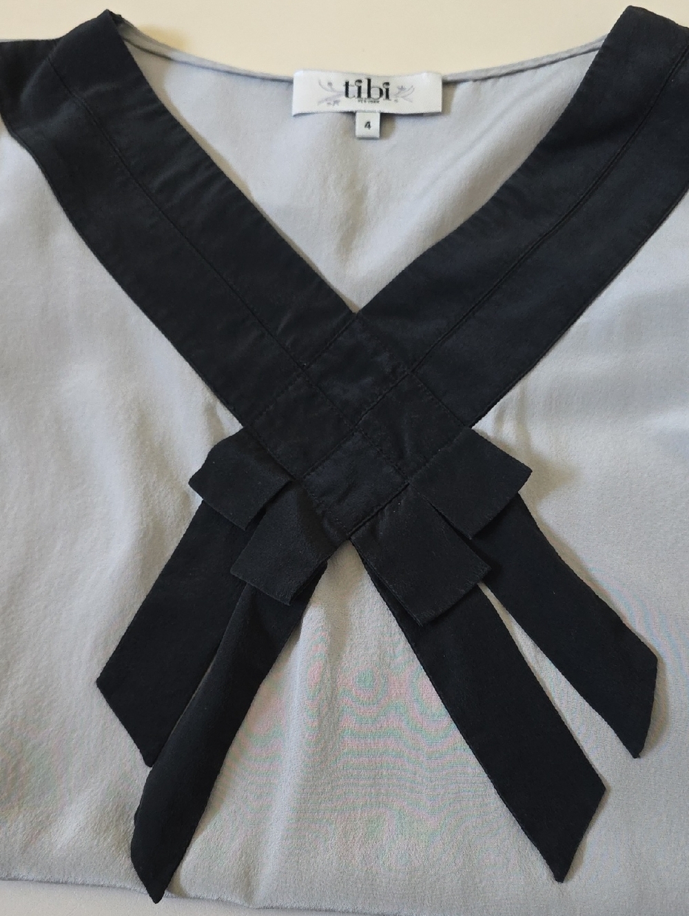 Tibi 100% Silk Grey Blouse With Black Detail - Picture 3 of 8